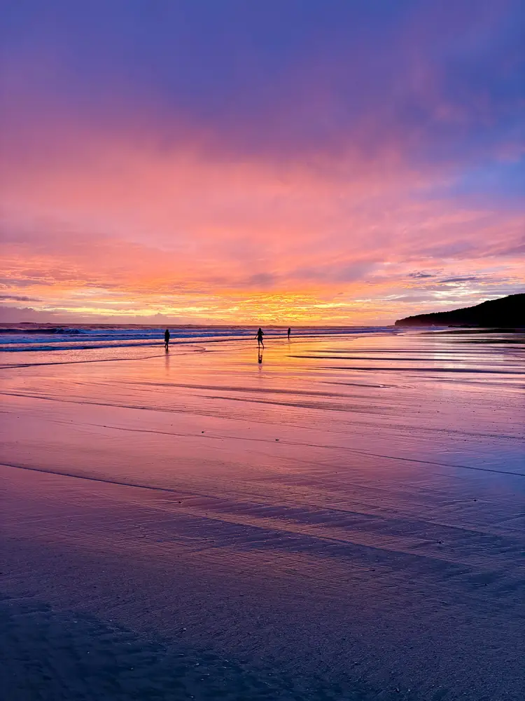 Purple and pink over the last walkers